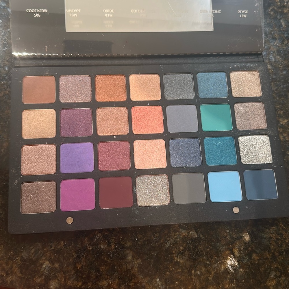 Natasha Denona Eyeshadow Palette 28 in Purple Blue New Never Used - Picture 6 of 6
